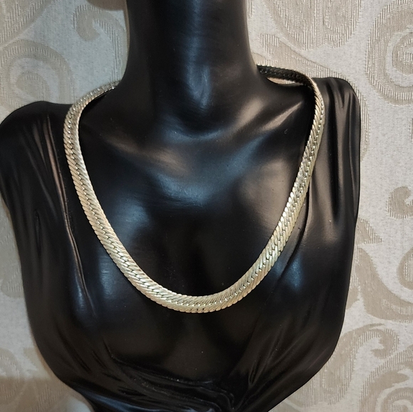 Vintage 80s Silver Plated Necklace with Intricate Detailing - Picture 2 of 8